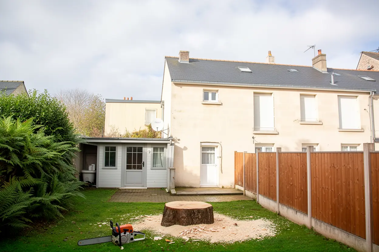 Jardin sécurisé après abattage à La Riche